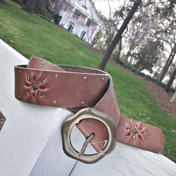 Genuine Leather Belt Metal Studs  Embellished Distressed Cut Out Sunflower 31-34 - Picture 4 of 16